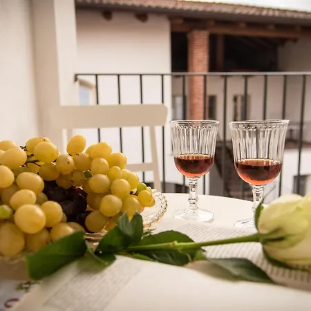 Апартаменты Acini E Rose Montalenghe