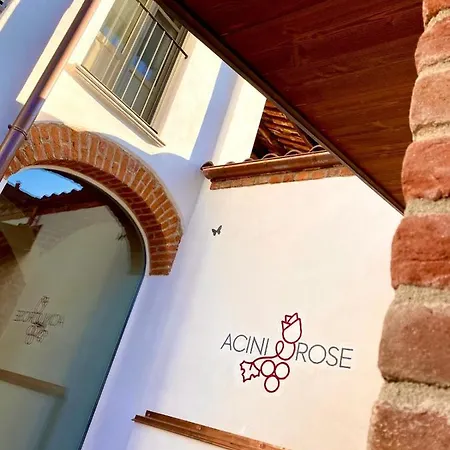 Acini E Rose Montalenghe